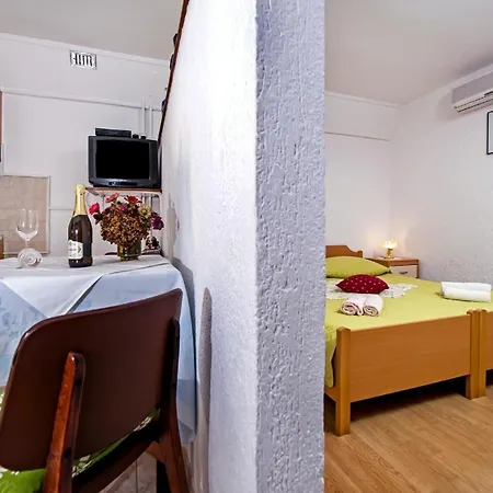 Fuer 2 Personen Ca 25 Qm In Rovinj, Istrien Istrische Riviera Apartment